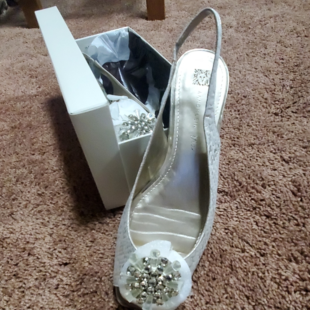 ANN KLEIN SLIPPERS